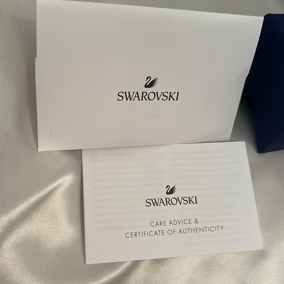 SWAROVSKI Constella cocktail ring size 6.5 with gift bag! - Picture 8 of 9